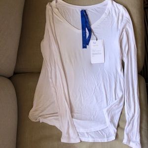 Kit and Ace ‘Cali V Long Sleeve’ size 6